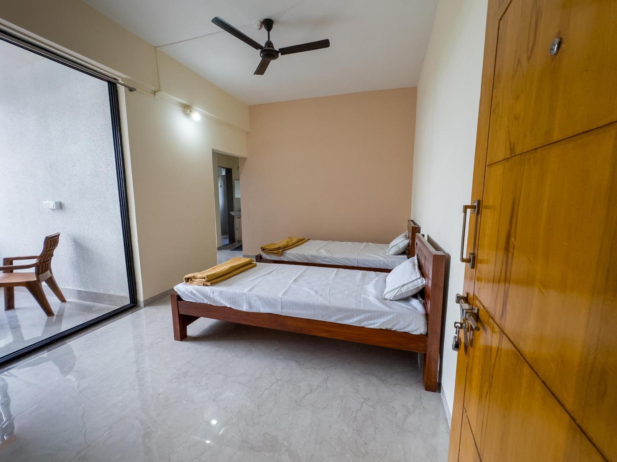 Punekar Bhavan Akalkot Buitenkant foto
