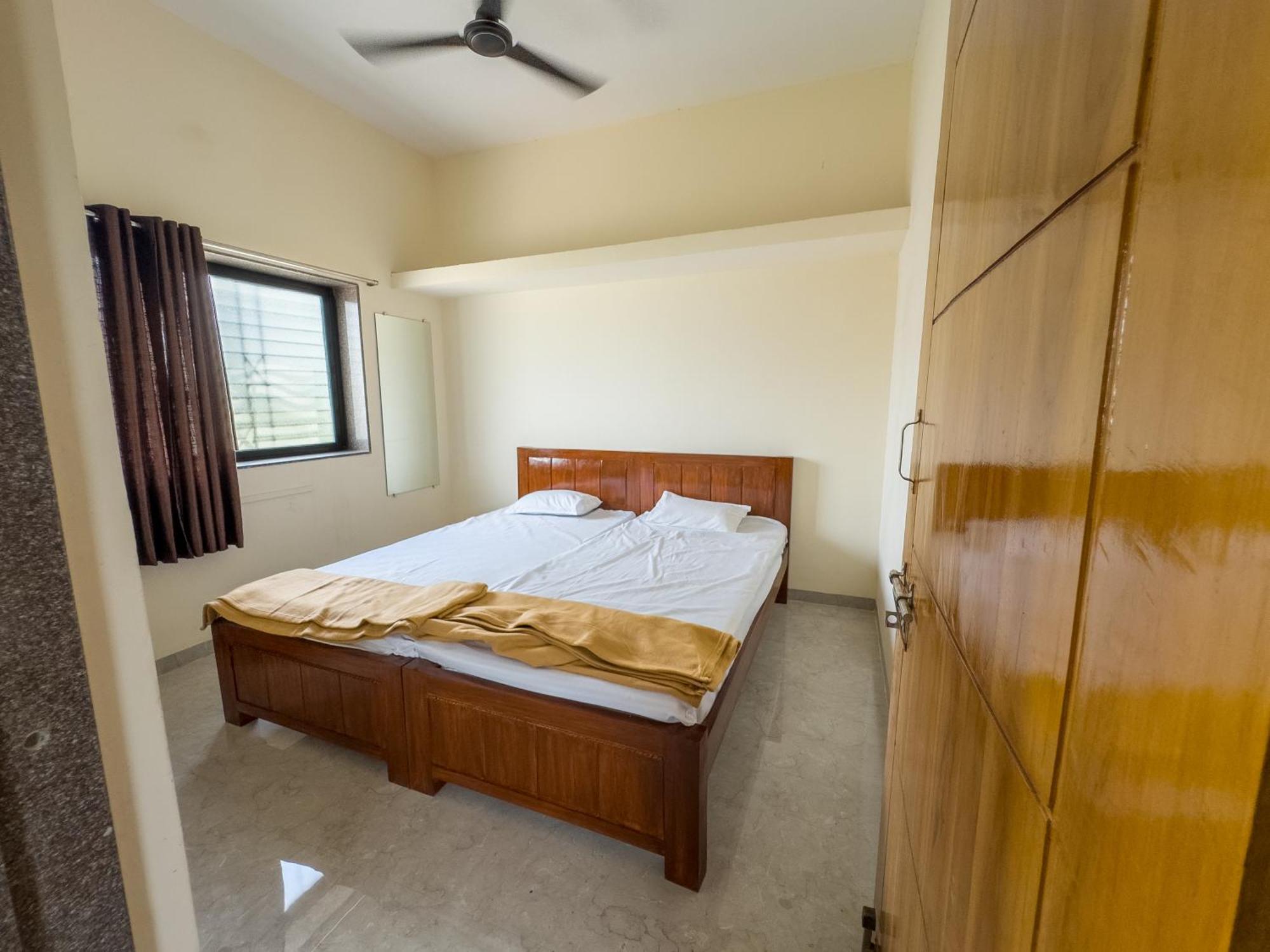 Punekar Bhavan Akalkot Buitenkant foto